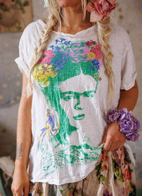 Magnolia Pearl Frida Amarillito Pajarito Tee