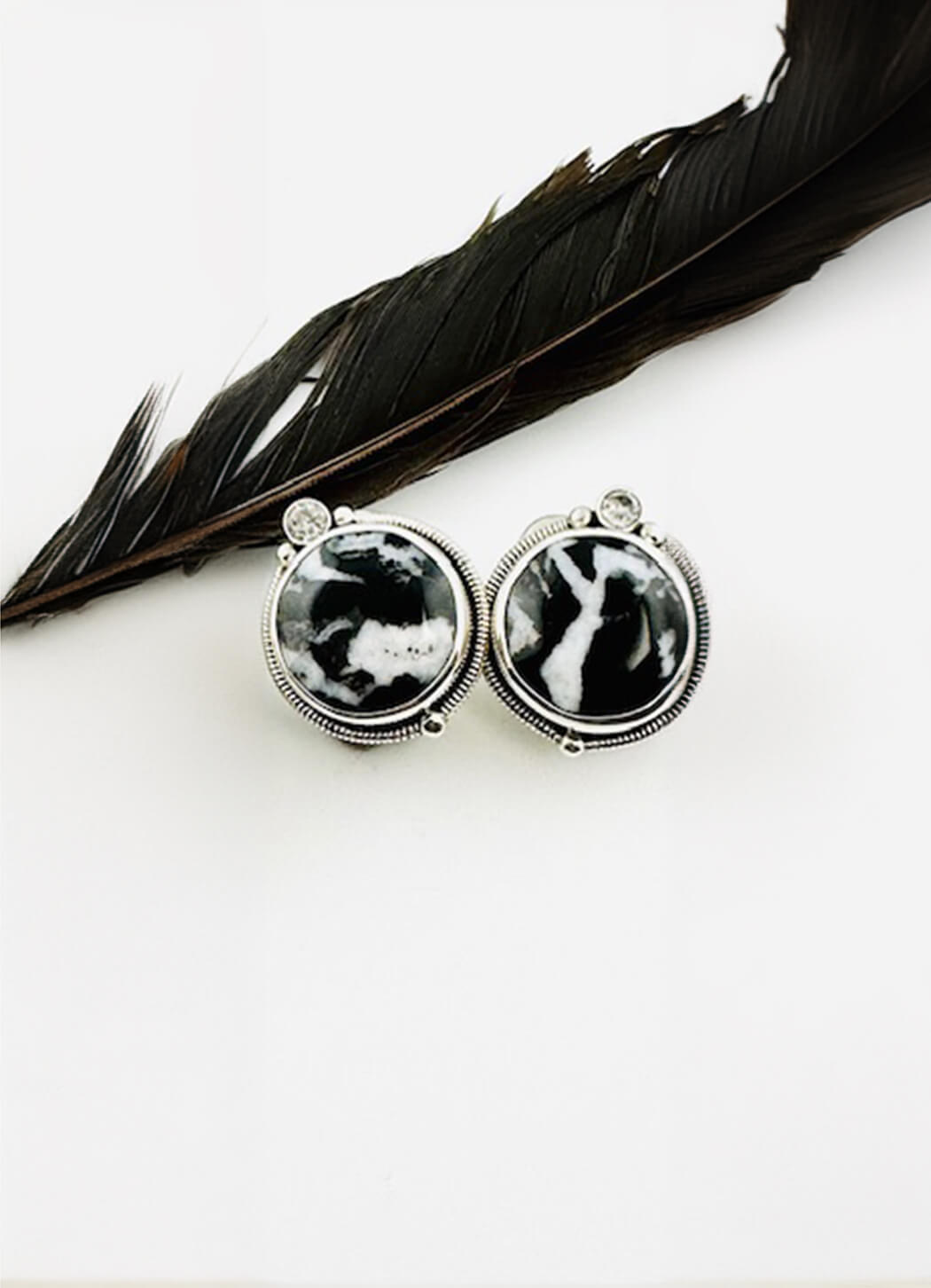 Echo of the Dreamer Black & White Agate White Topaz Earring