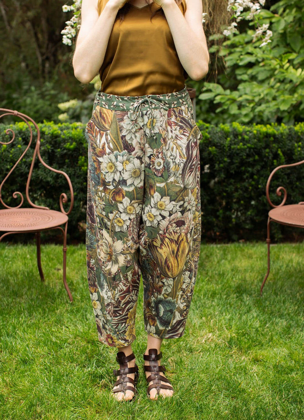 Market of Stars Love Grows Wild Boho Linen Bee Print Cropped Artists Pants