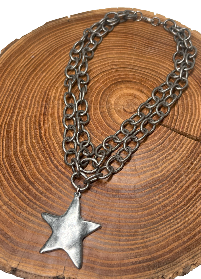 Belle Via Jewelry Hammered Star Double Chunky Chain Necklace