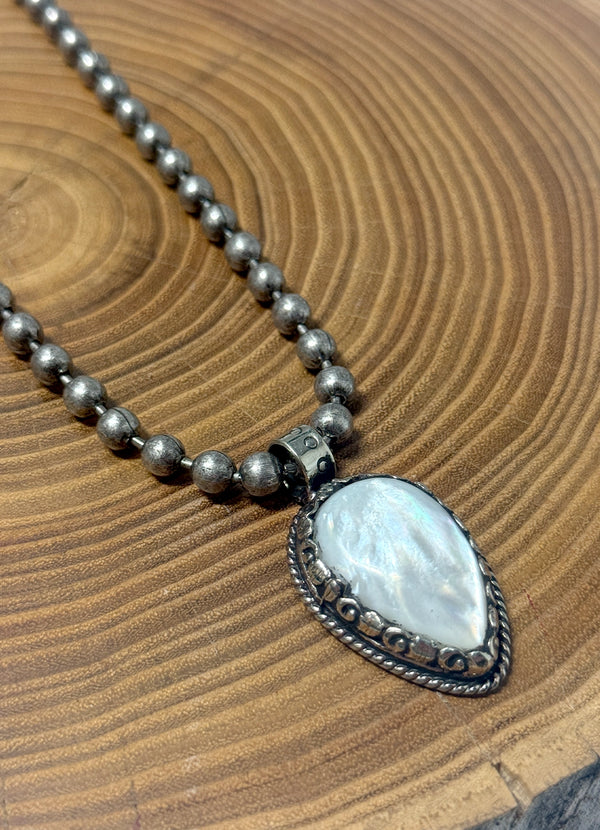 Belle Via Jewelry One-Of-A-Kind Mother of Pearl Necklace